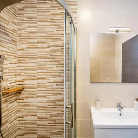 Two Villas With Pool And Jacuzzi, Villa Marin Pridraga