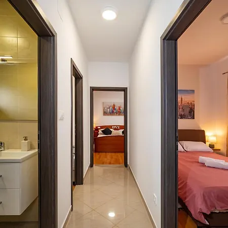 Two Villas With Pool And Jacuzzi, Villa Marin Pridraga *