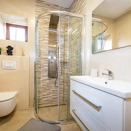 Two Villas With Pool And Jacuzzi, Villa Marin Pridraga * Pridraga