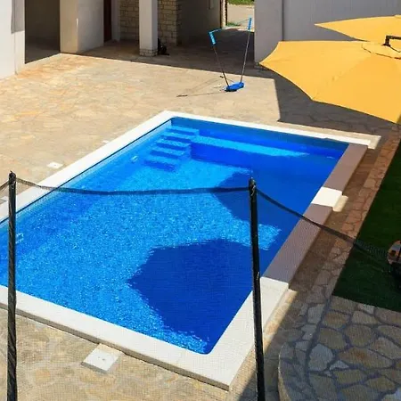 Lejlighed Two Villas With Pool And Jacuzzi, Villa Marin Pridraga