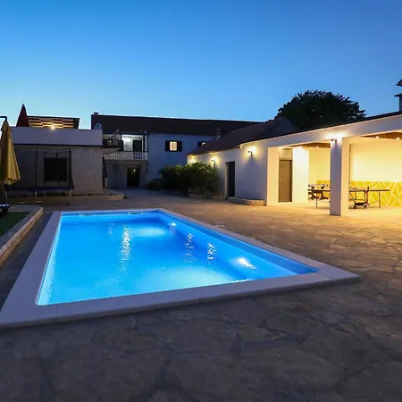 Two Villas With Pool And Jacuzzi, Villa Marin Pridraga Lejlighed